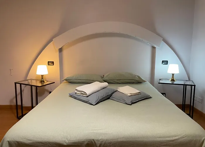 Paradise Rooms - Brignole Station